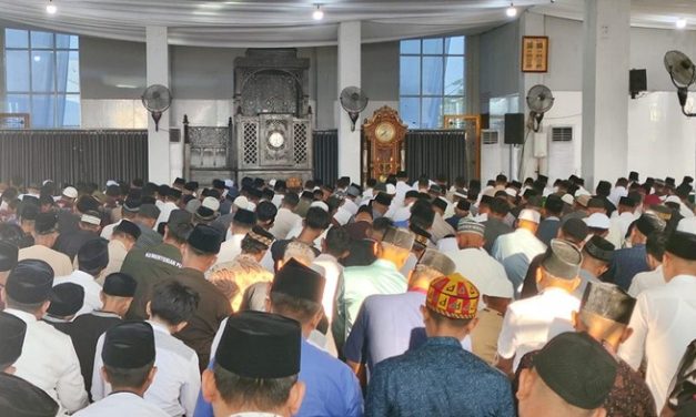 Prabowo Salat Id di Aceh, Muzani: Solidaritas Ke Saudara Yang Kena Musibah