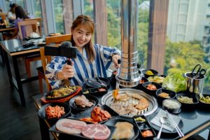 Food Vlogger Ini Minta Makan Gratis Dan Bayaran Di Restoran