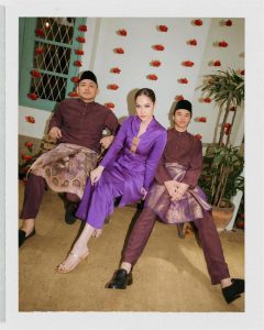 Bunga Citra Lestari Berpose Elegan Di Pernikahan Anak Sahabat