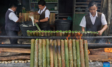 Aroma Bambu Menggoda! Lemang Jadi Favorit Di Hari Spesial