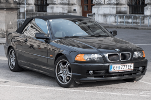 BMW E46: Ikon Mobil Sport Legendaris & Performa Tak Tertandingi