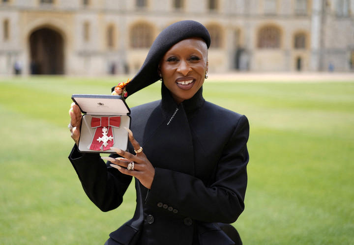 Bersejarah! Cynthia Erivo Terima Penghargaan Kerajaan Inggris