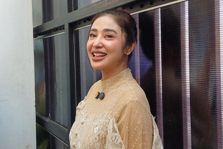 Tak Berubah! Dewi Perssik Masih Setia Dengan Pasar Tradisional