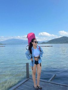 Pulau Pahawang: Mayang Lucyana Nikmati Liburan Eksotis!
