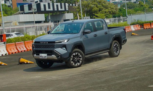 Hilux Naik Level! Versi Listrik Resmi Hadir Di Indonesia