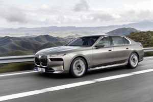 BMW i7 2026 Resmi Jadi Simbol Baru Sedan Listrik Kelas Elite