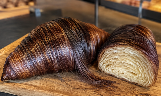 Unik Banget! Roti Croissant Rambut Ternyata Cuma Ide Prank