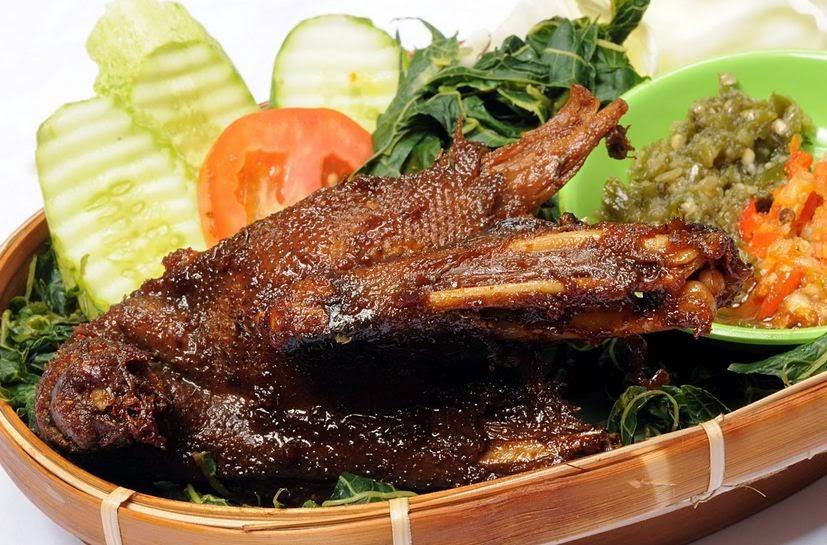 Bebek Panggang: Kuliner Lezat Dan Aroma Rempah Menggoda