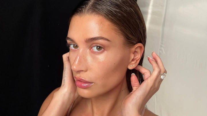 Bye Maskara! Tren Makeup Minimalis Kini Tampil Lebih Natural
