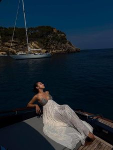 Jennifer Coppen Tampil Stunning Liburan Di Palma De Mallorca