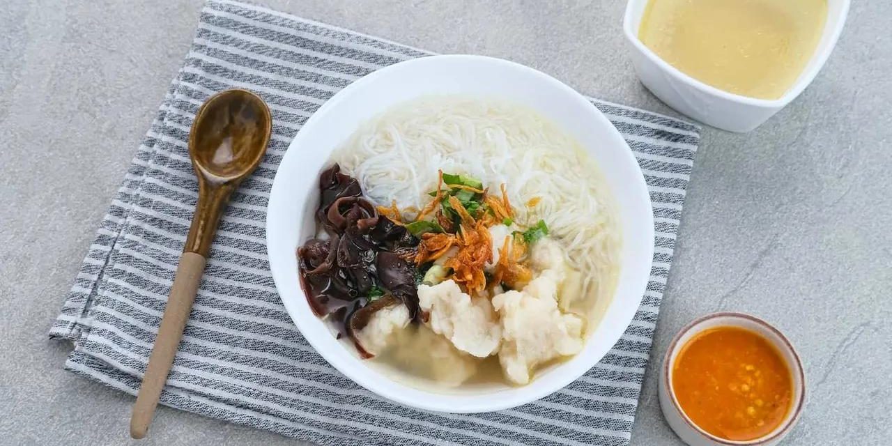 Bikin Nagih! Tekwan Palembang Hangat Dengan Kuah Gurih