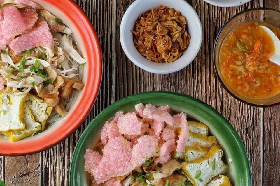 Hangat Dan Mengenyangkan! Mie Sop Kampung Kuliner Favorit