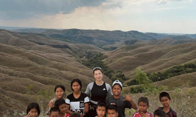 Bikin Terpesona! Jennifer Bachdim Jelajahi Sumba Saat Liburan