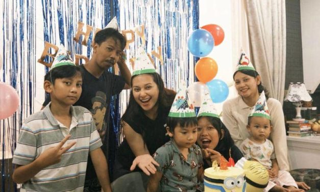 Tanpa Pesta Mewah, Indah Permatasari Rayakan Ultah Naka Ke-4