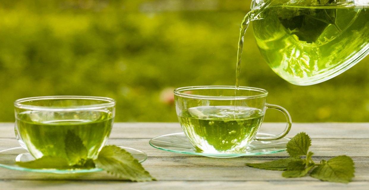 Makin Sehat! Air Putih & Teh Hijau Bisa Gantikan Minuman Manis